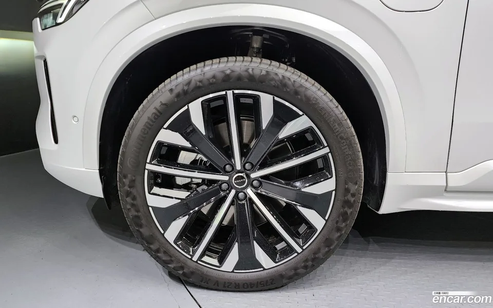 Volvo XC90 T8 2025 — миниатюра 2