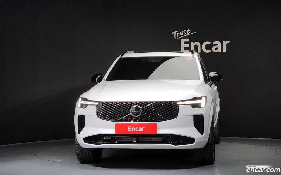 Volvo XC90 T8 2025 — миниатюра 3