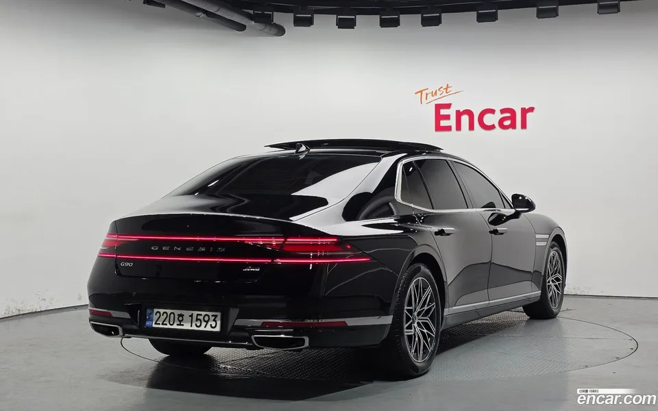 Genesis G90 3.5 AWD 2023 — фото 1, купить с доставкой в Москву