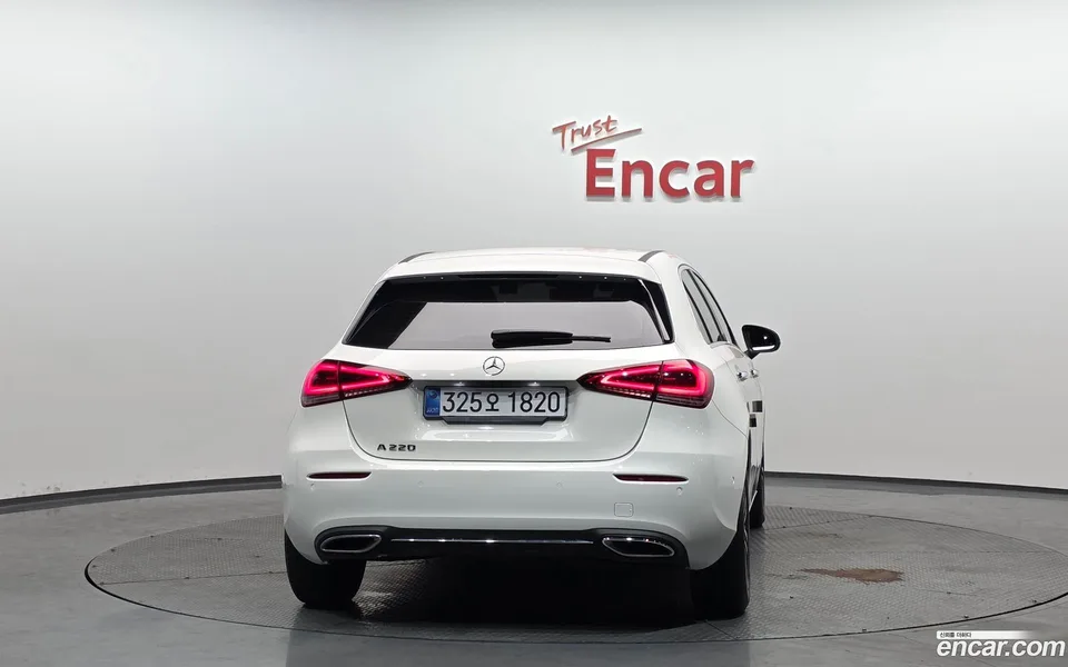 Mercedes-Benz A-Class A220 2022 — миниатюра 4