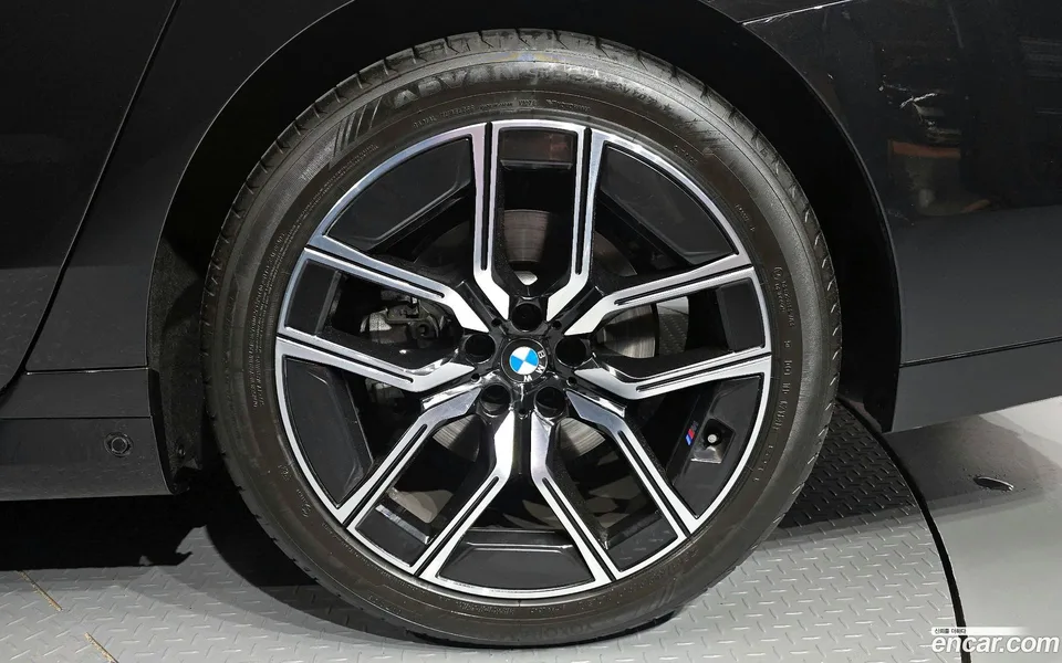 BMW 7 Series 740d xDrive M 2025 — миниатюра 2