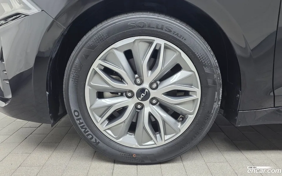 Kia K5 Hybrid 2023 — миниатюра 2