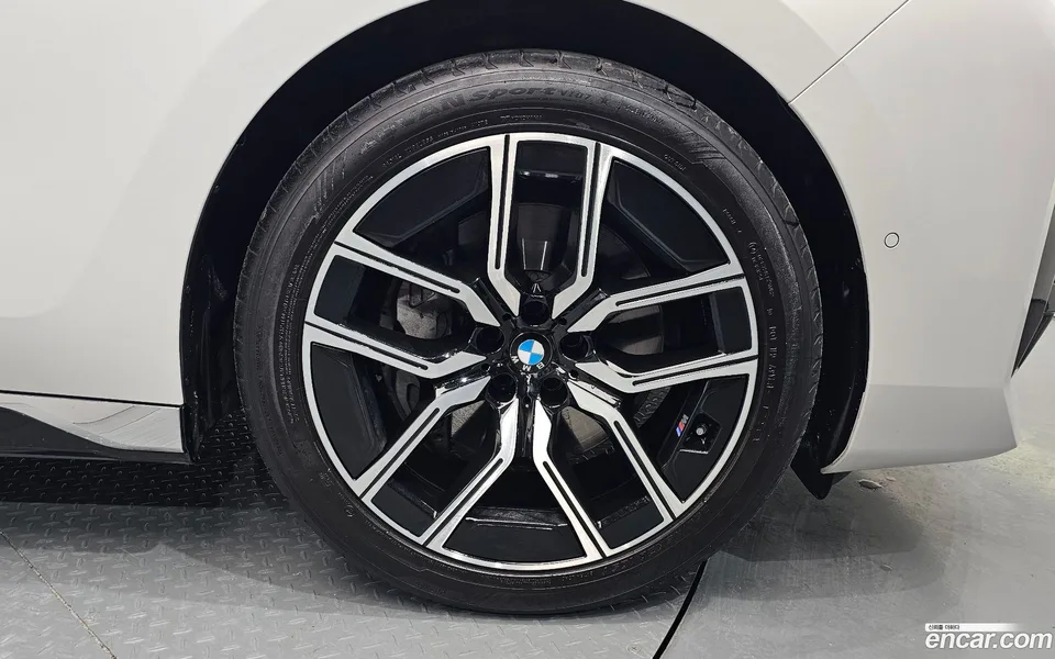 BMW 7 Series 740i xDrive M 2025 — thumbnail 5