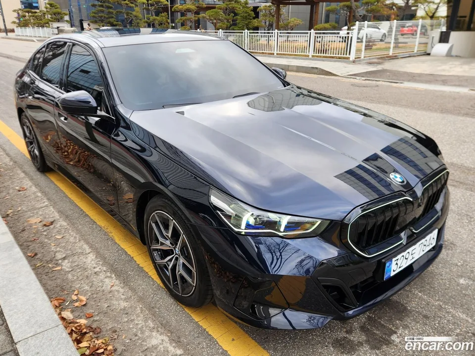 BMW 5 Series 520i M 2025 — миниатюра 3