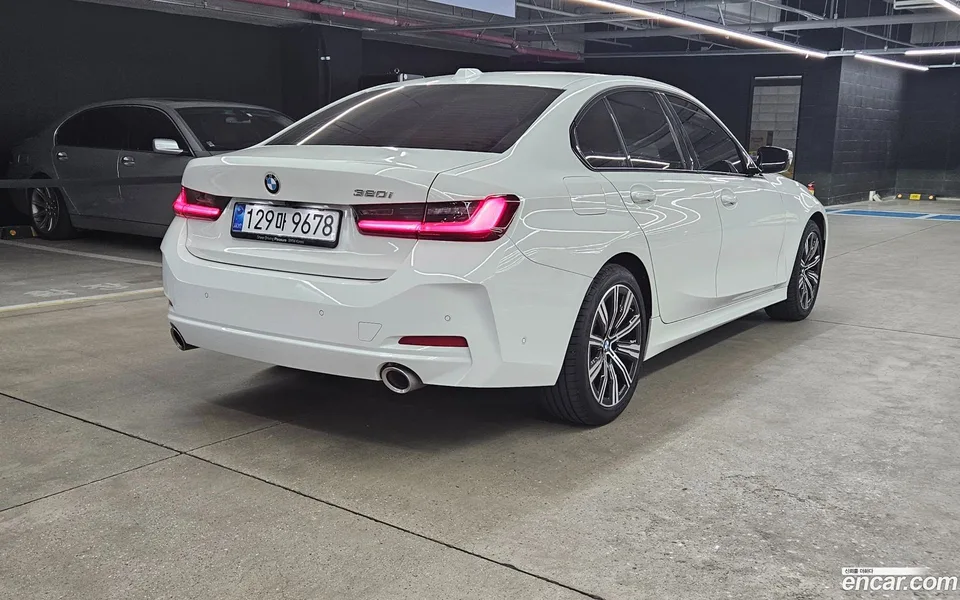 BMW 3 Series 320i 2025 — миниатюра 2