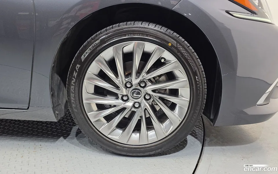 Lexus ES 300h 2024 — миниатюра 5