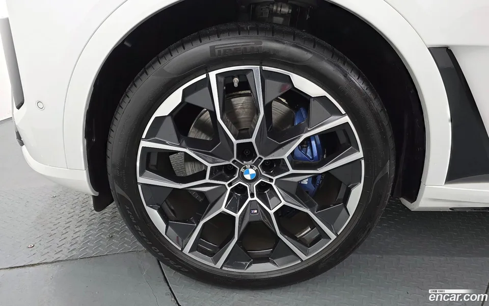BMW X7 xDrive 40i M 7 2025 — миниатюра 2