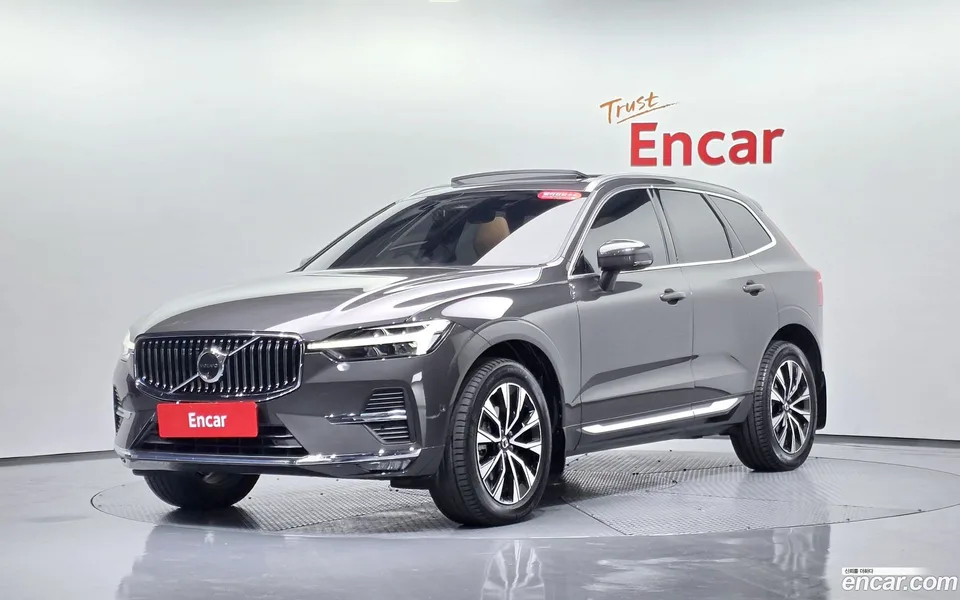 Volvo XC60 B5 2023 — фото 1, купить с доставкой в Москву
