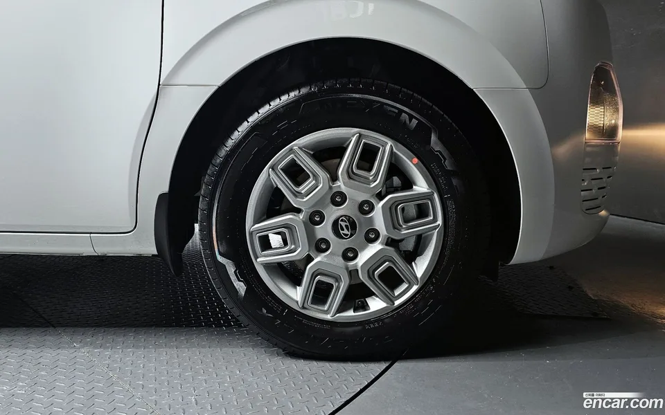 Hyundai Staria HEV 1.6 5 2025 — миниатюра 2