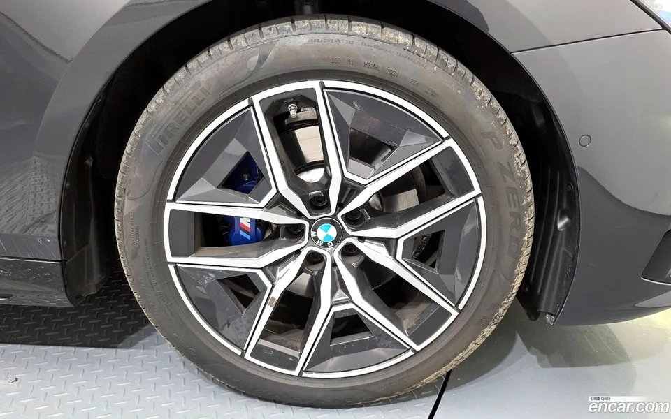 BMW 5 Series 520i M 2025 — миниатюра 2