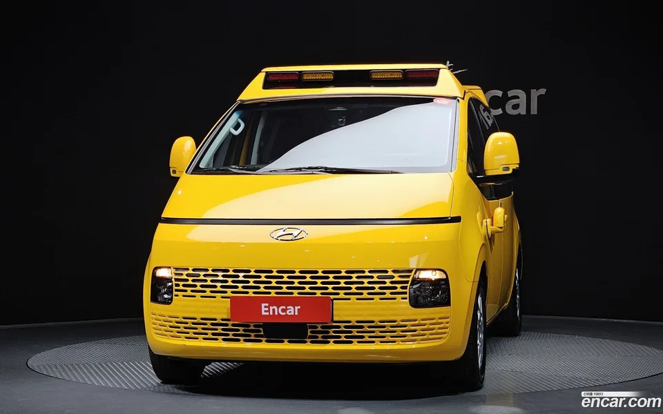Hyundai Staria L3.5 2022 — thumbnail 3