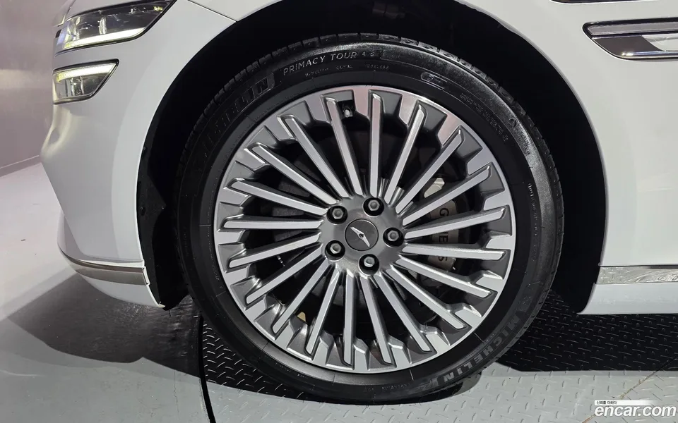 Genesis Electrified G80 e-AWD 2022 — миниатюра 2