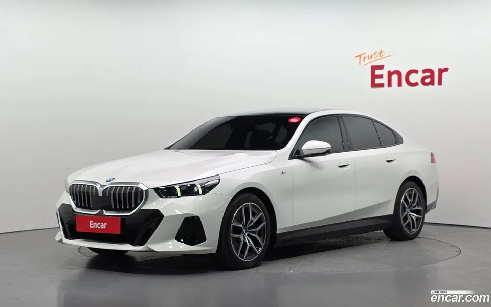 BMW i5 xDrive 40 M 2024 — фото 1, купить с доставкой в Москву