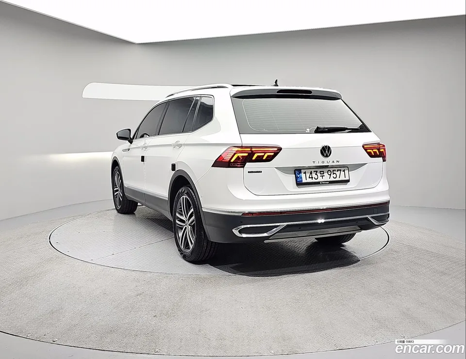 Volkswagen Tiguan Allspace 2.0 TSI 2022 — миниатюра 2