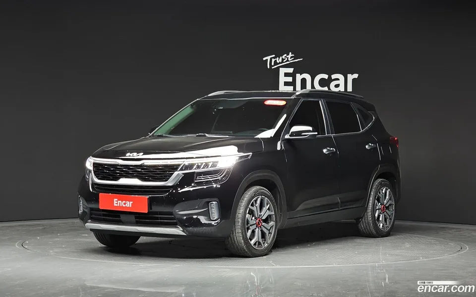 Kia Seltos 1.6 2WD 2022 — фото 1, купить с доставкой в Москву