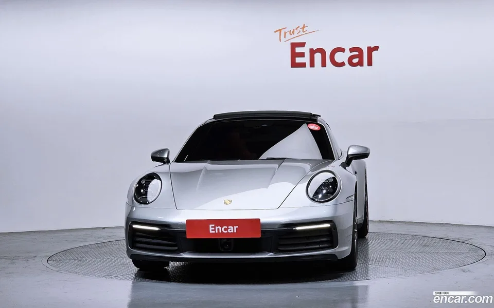 Porsche 911 (992) 2024 — миниатюра 3