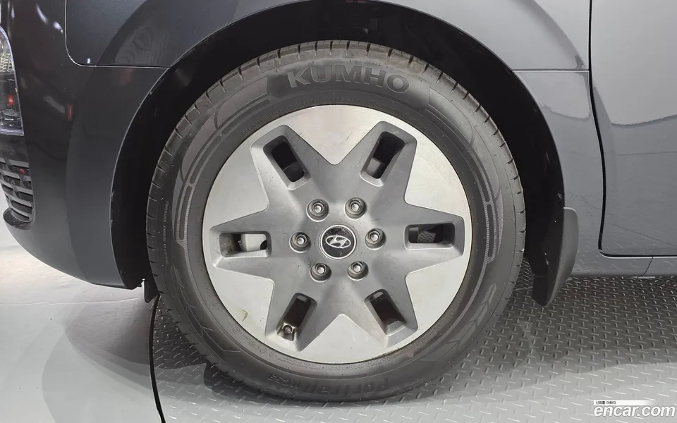 Hyundai Staria 9 2022 — миниатюра 2