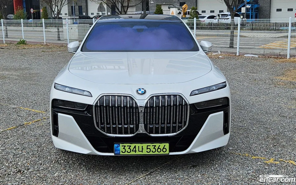 BMW 7 Series 740d xDrive M 2025 — миниатюра 3