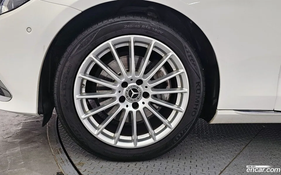 Mercedes-Benz E-Class E250 2022 — миниатюра 5