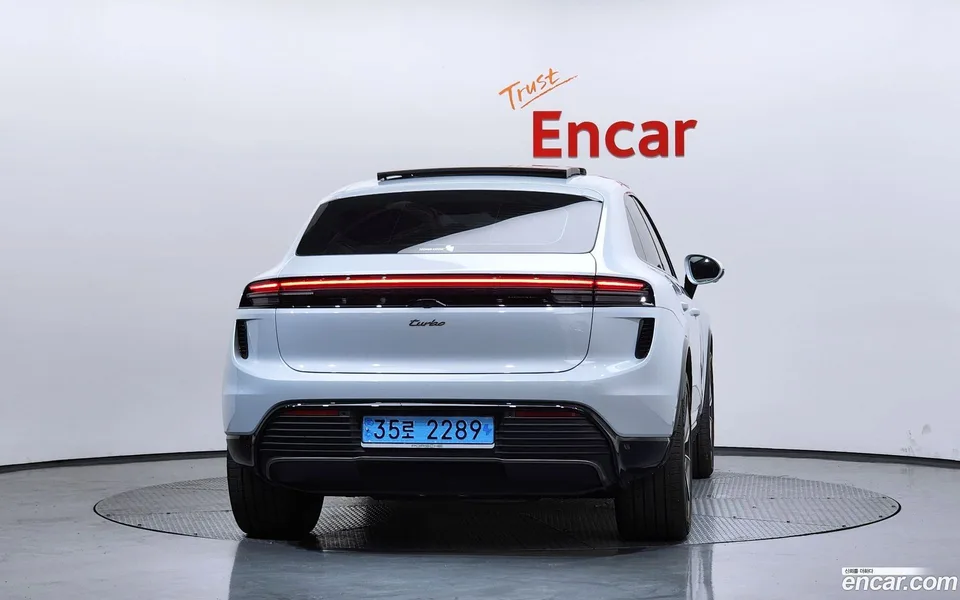 Porsche Macan Electric 2025 — миниатюра 4