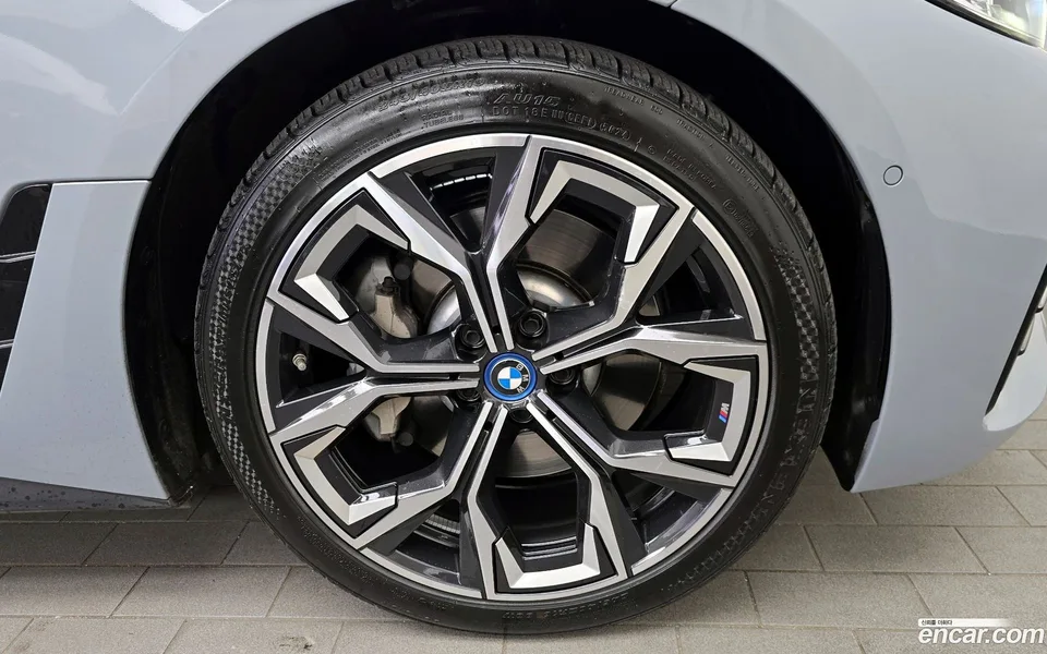 BMW i4 eDrive40 M 2022 — миниатюра 2