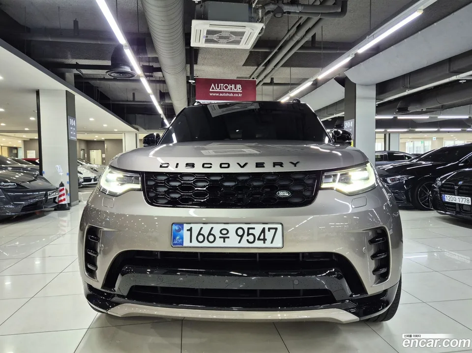 Land Rover Discovery D350 HSE 2025 — фото 1, купить с доставкой в Москву