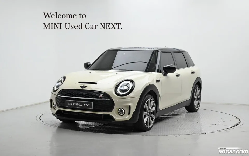 MINI Cooper S Clubman 2022 — фото 1, купить с доставкой в Москву