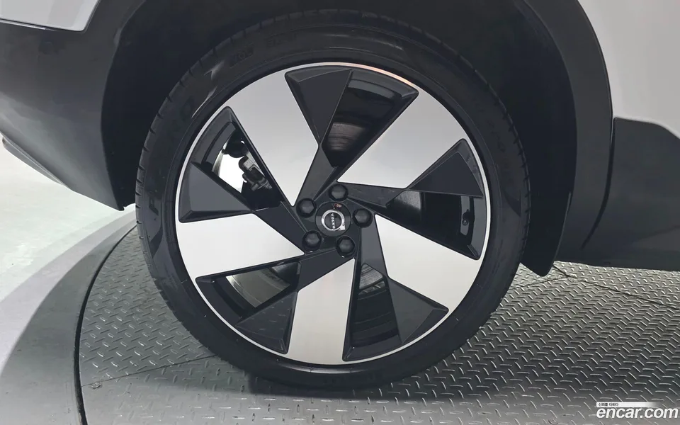 Volvo C40 Recharge 2022 — миниатюра 5