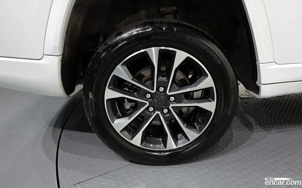 Jeep Grand Cherokee L 3.6 2022 — миниатюра 2