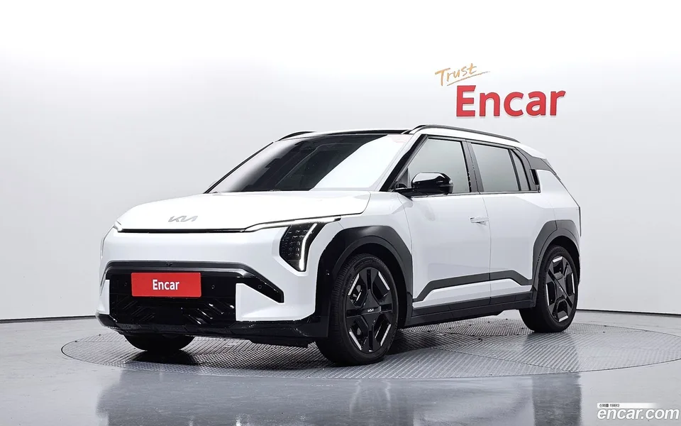 Kia EV3 2WD 2024 — фото 1, купить с доставкой в Москву
