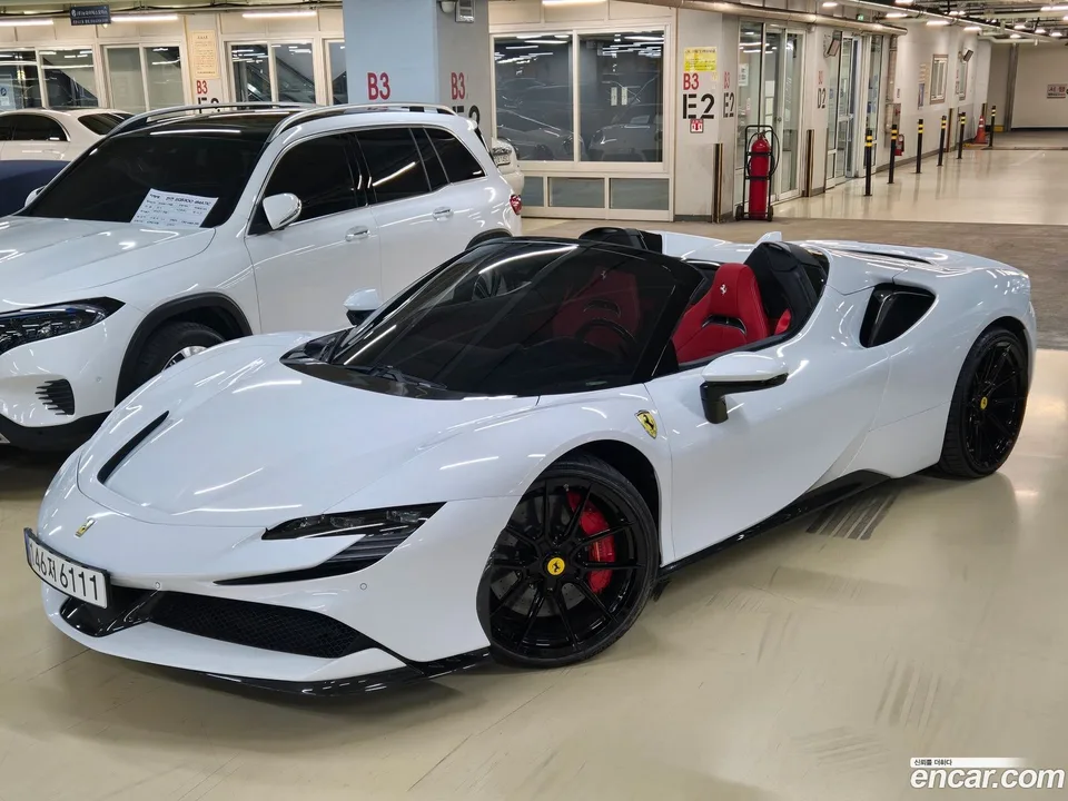 Ferrari SF90 Spider 4.0 2023 — фото 1, купить с доставкой в Москву