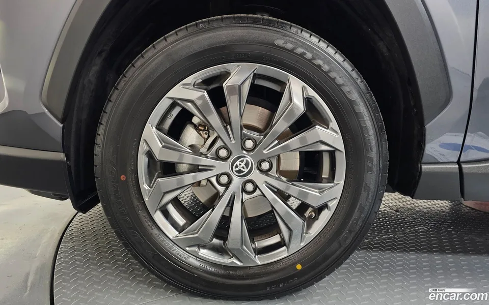 Toyota RAV4 2.5 4WD LTD 2024 — thumbnail 2