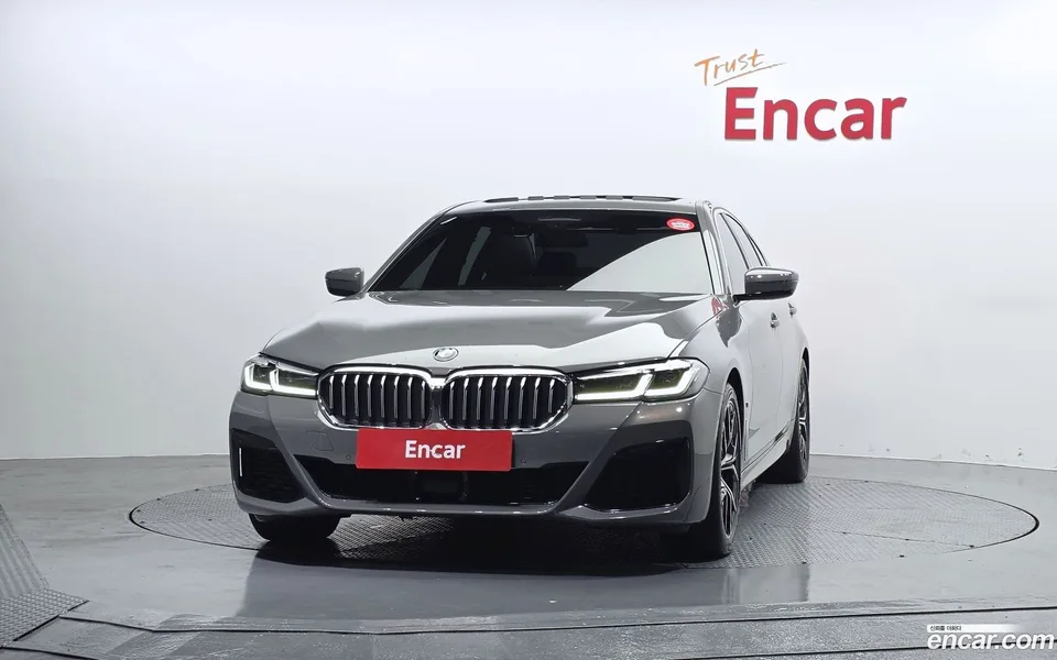 BMW 5 Series 530i M 2022 — фото 1, купить с доставкой в Москву
