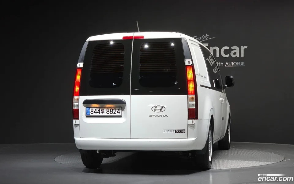 Hyundai Staria 5 2024 — миниатюра 4