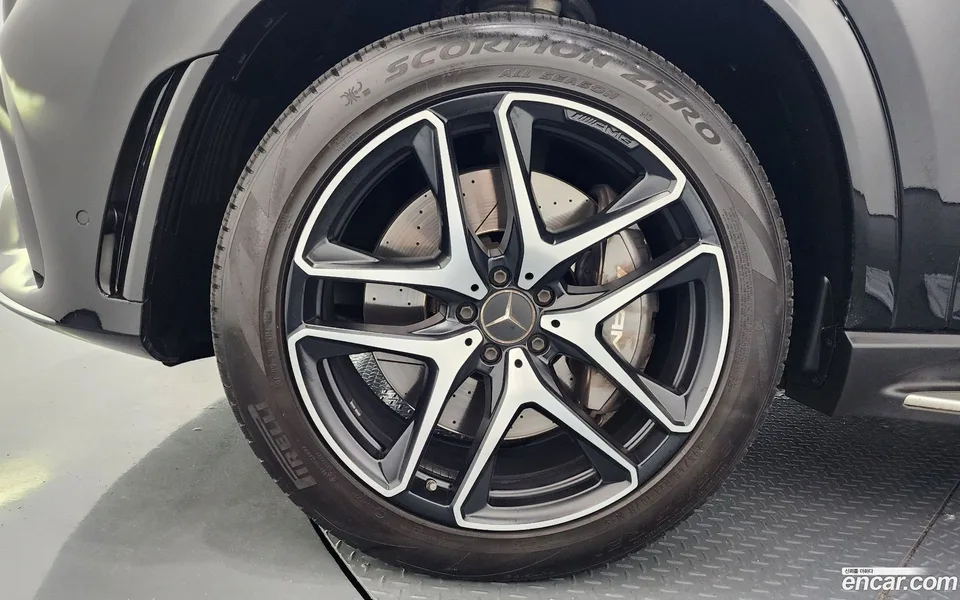 Mercedes-Benz GLE-Class AMG GLE53 4MATIC+ 2023 — миниатюра 2