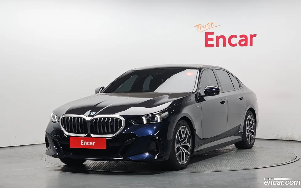 BMW i5 eDrive 40 M 2025 — фото 1, купить с доставкой в Москву