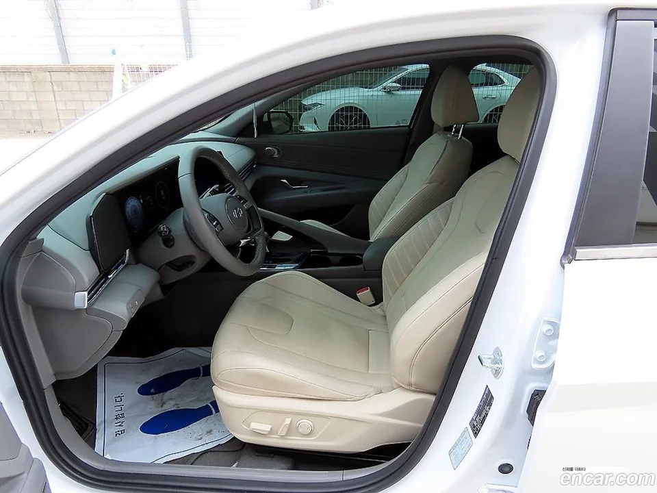Hyundai Avante CN7 1.6 2024 — миниатюра 2