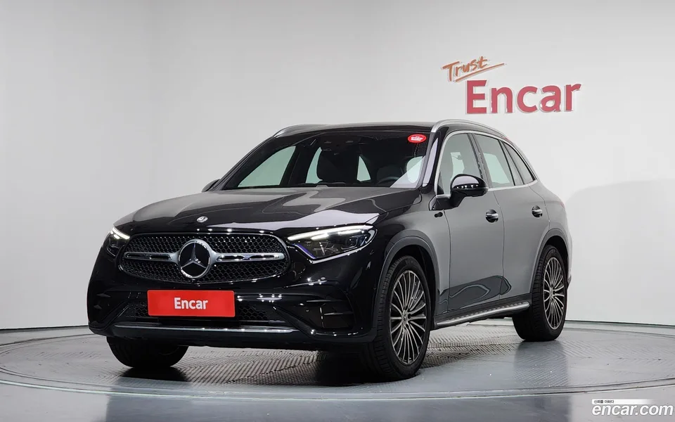 Mercedes-Benz GLC-Class GLC300 4MATIC AMG Line 2025 — фото 1, купить с доставкой в Москву