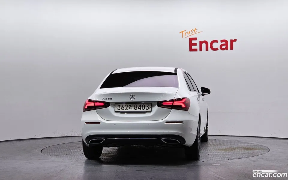 Mercedes-Benz A-Class A220 2022 — миниатюра 4