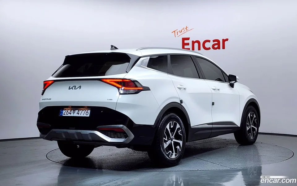 Kia Sportage Hybrid 2WD 2023 — миниатюра 2