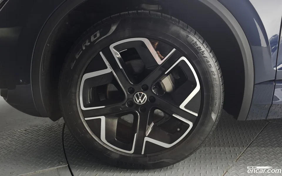 Volkswagen Touareg 3.0 TDI 2024 — миниатюра 2