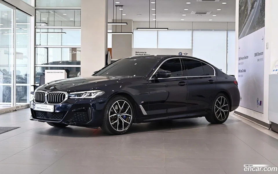 BMW 5 Series 530i xDrive M 2022 — фото 1, купить с доставкой в Москву