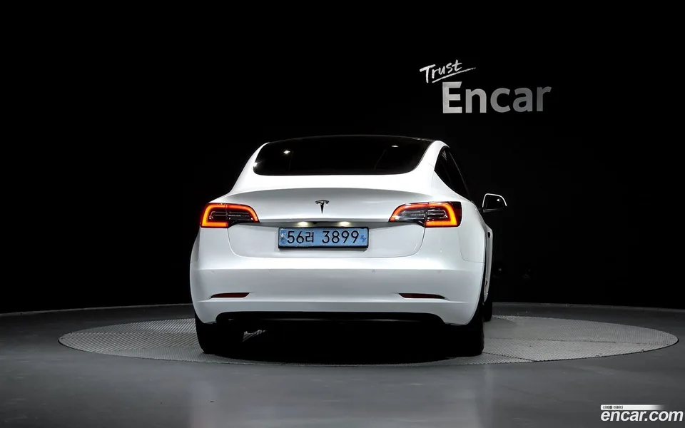 Tesla Model 3 AWD 2022 — миниатюра 4