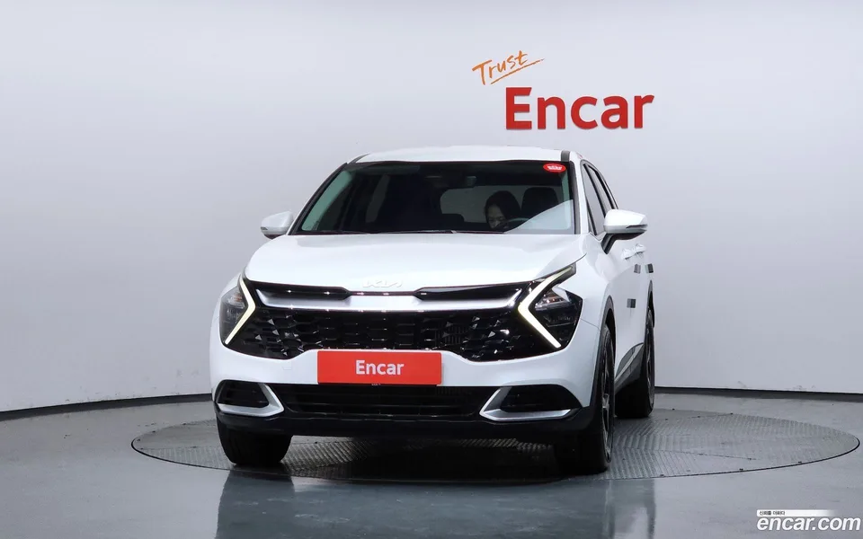 Kia Sportage 1.6 2WD 2023 — миниатюра 3