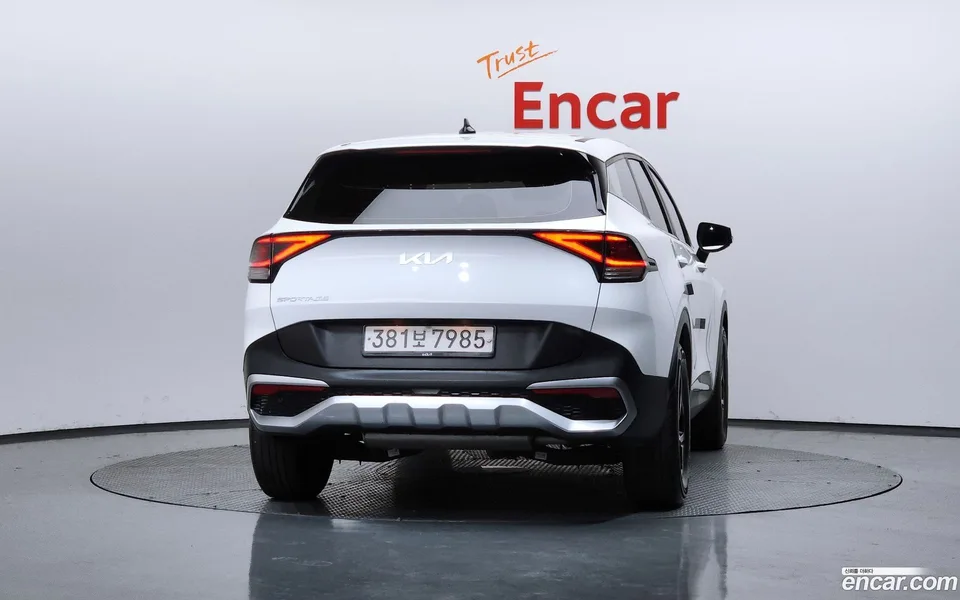 Kia Sportage 1.6 2WD 2023 — миниатюра 4