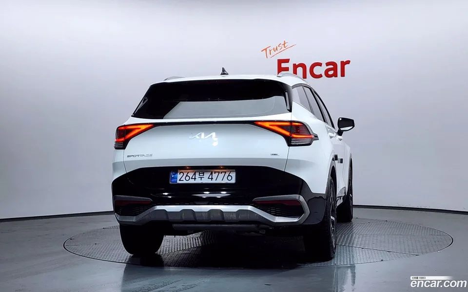Kia Sportage Hybrid 2WD 2023 — миниатюра 4
