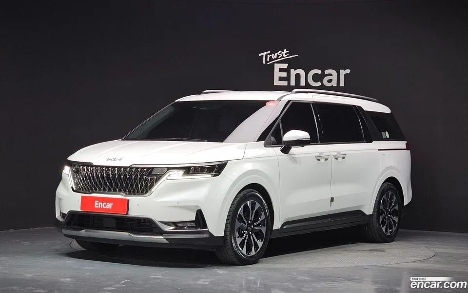 Kia Carnival 7 2022 — фото 1, купить с доставкой в Москву