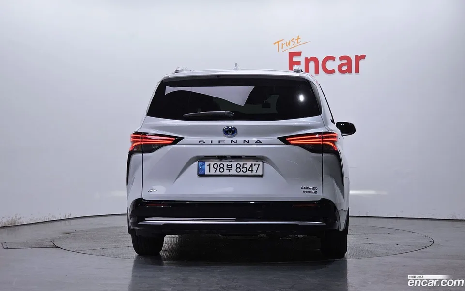 Toyota Sienna 2.5 AWD 2022 — миниатюра 4