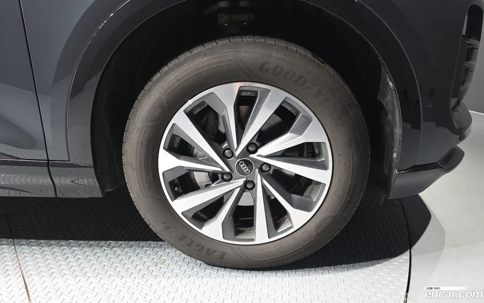 Audi Q6 e- 2025 — миниатюра 5