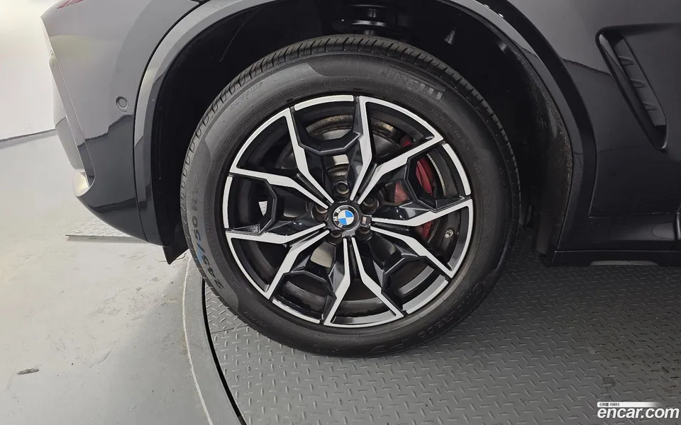 BMW X4 xDrive20i M 2023 — миниатюра 5
